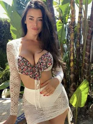 Female Escorts in Le Seasons Hotel Hotel